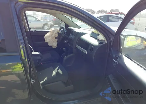 2014 Jeep Compass Sport z USA, uszkodzony, nr VIN 1C4NJCBA8ED800913